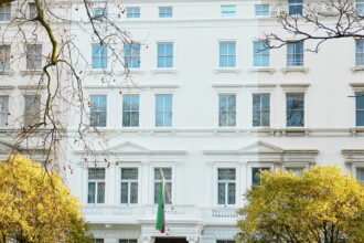 sapte iranieni acuzati de agresiuni grave la londra dupa un incident la ambasada iranului 6857dd898c62e