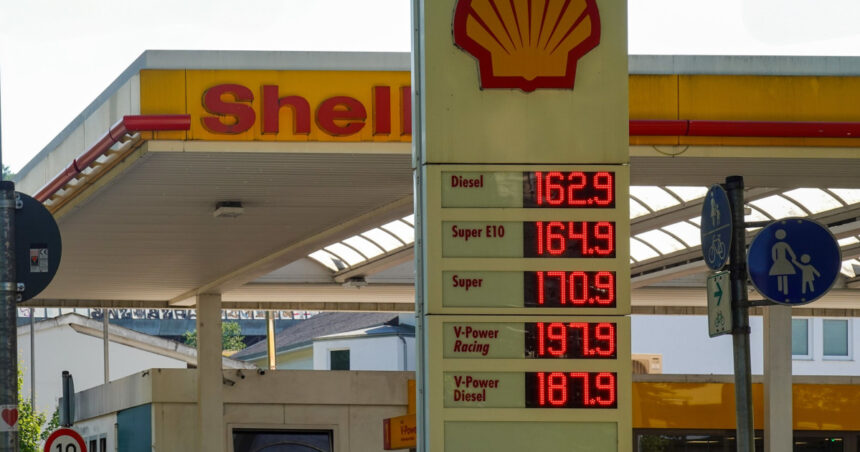 Shell ar putea achiziționa concurentul BP într-o afacere de 80 de miliarde de dolari. Cum au reacționat investitorii? 1 shell ar putea prelua rivalul bp intr o tranzactie de 80 de miliarde de dolari reactia investitorilor 685c4f7bd137f