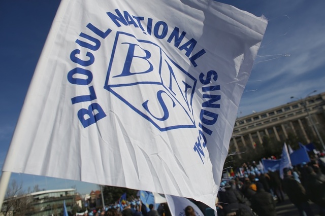 Sindicatele se retrag din discuțiile CES privind avizarea proiectului de sporuri, acuzând nerespectarea legislației și alertând Comisia Europeană despre riscurile abuzive ale OUG iminente. 1 sindicatele au parasit sedinta ces in care trebuie avizat proiectul sporurilor acuza ca nu au fost respectate prevederile legale si au instiintat deja comisia europeana despre iminenta adoptar 685e463a58827