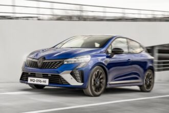 situatie auto fara precedent in europa doua modele ale aceluiasi grup pe primele doua locuri renault clio a depasit a doua luna consecutiva dacia sandero piata auto s a indreptat puternic ca 685b74a3d7da8