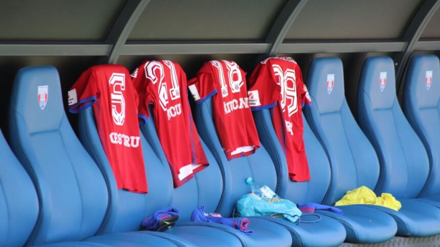 Steaua își întărește echipa cu patru noi transferuri, dar renunță la câțiva dintre starurile sale! 1 steaua a adus deja patru jucatori dar s a despartit de mai multi titulari 685f00283238b