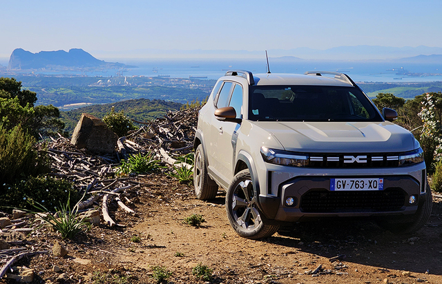 Dacia în prim-plan: prima analiză europeană care pune Dusterul alături de un Jeep. „O conexiune subtilă, plină de entuziasm!” 1 strategie reusita pentru dacia prima publicatie europeana care compara duster cu un jeep un vag sentiment de rudenie un sentiment de entuziasm 685f8546064b5