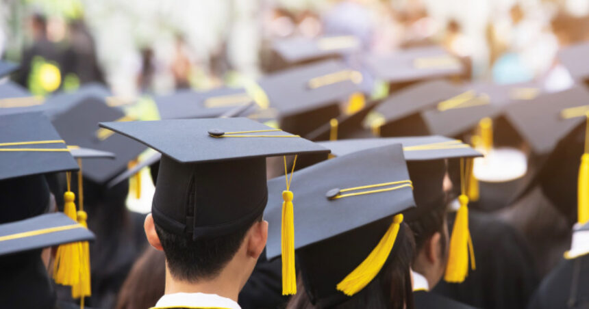 Studenții protestează astăzi împotriva reducerii burselor de către guvern! 1 studentii ies azi in strada pentru ca guvernul vrea sa le scada bursele 685cdd4d55c25