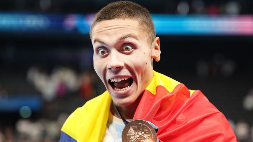"Uimitor!" Entuziasmul celor de la L'Equipe în urma cursei fascinante și a medalei de aur câștigată de David Popovici 1 superb reactia lequipe dupa cursa incantatoare si medalia de aur a lui david popovici 685e46726f543