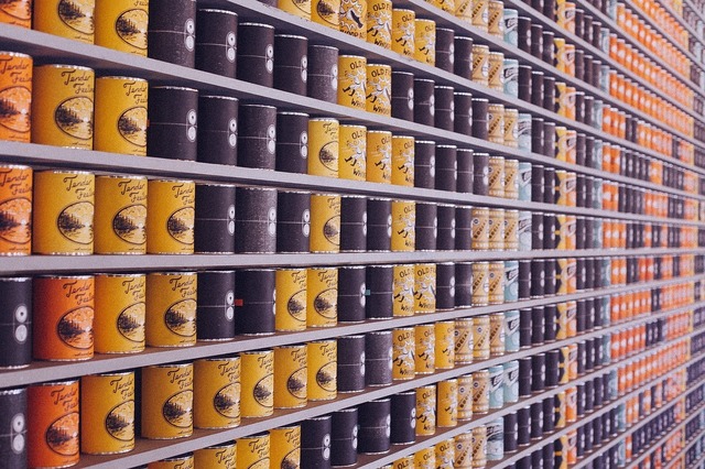 Impactul tarifelor lui Trump asupra ambalajelor din magazinele americane: de la conserve la cutii cartonate 1 tarifele lui trump pentru metale schimba ambalajele produselor din magazinele americane de la conserve la cartoane 685b8d3fd138c