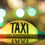Șofer de taxi prins în flagrant, cerând 400 de euro unui turist nigerian de 90 de ani pentru o cursă scurtă către hotel 3 taximetrist retinut dupa ce i ar fi cerut unui turist nigerian de 90 de ani aproape 400 e pentru o cursa pana la hotel 68611f1bead98