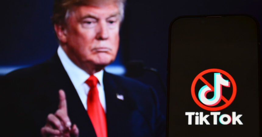 TikTok, din nou în așteptare: Donald Trump prelungește cu 90 de zile termenul de restricționare în SUA. 1 tiktok pasuit pentru a treia oara de donald trump termenul pentru blocarea retelei sociale in sua prelungit cu inca 90 de zile 685254b82a1e1