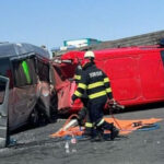Accident în lanț pe autostrada A1: Traficul este oprit, iar două persoane au suferit răni. 2 trafic blocat pe autostrada a1 dupa un accident in lant cu trei vehicule doua persoane au fost ranite 68568f961492a