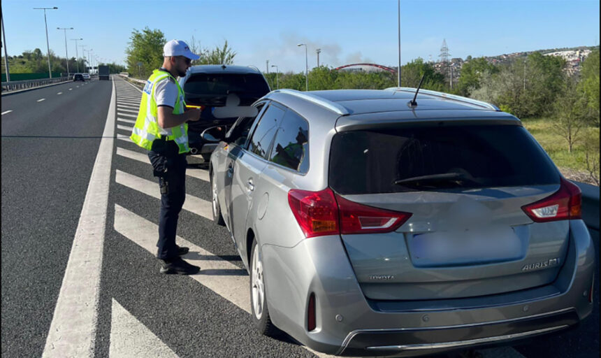 Captura surprinzătoare la graniță: doi șoferi prinsi în flagrant cu abateri serioase! 1 trafic ilegal in zona de frontiera doi soferi depistati cu nereguli grave 68592022ceecf