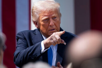tripla amenintare cu care trump a incoltit europa suntem la distanta de o singura postare sau un comentariu de o catastrofa 6843c62aebcb2