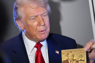 trump a lansat platforma online pentru cardul de aur viza de sua pentru bogati mii de persoane vor sa se inscrie 684a9cff54b4d