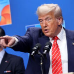 „Tu, cămașa albă! Haha, ai o energie debordantă!” Cum s-a desfășurat conversația dintre Trump și o jurnalistă a cărei soț este pe frontul ucrainean 2 tu camasa alba haha e foarte agitata cum a decurs dialogul intre trump si o jurnalista al carei sot lupta in armata ucraineana 685cf25a14a26