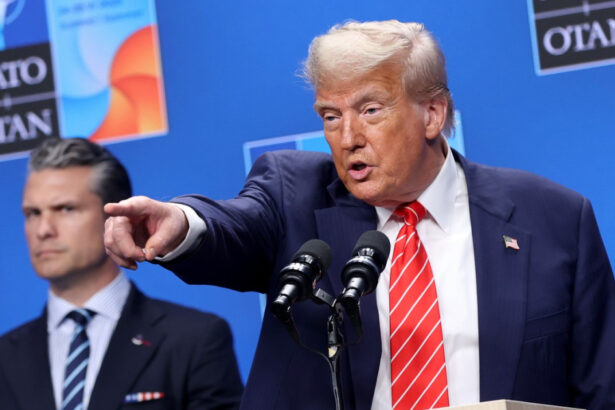 tu camasa alba haha e foarte agitata cum a decurs dialogul intre trump si o jurnalista al carei sot lupta in armata ucraineana 685cf25a14a26