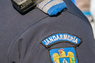 turisti amendati de jandarmi dupa ce au intrat cu masinile intr o arie protejata 684ed44d699a0