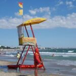 Turiști imprudenți în pericol pe litoral: Intervenție de urgență a salvamarilor la Eforie Sud 2 turisti inconstienti pericol pe litoral salvamarii au intervenit de urgenta la eforie sud 684eef695aa7f