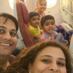 Tragedia din cer: Ultimul instantaneu al unei familii cu trei copii, surprins înainte de căderea avionului în India, visând la o nouă viață în Londra. 3 ultimul selfie al unei familii cu 3 copii facut chiar inainte de prabusirea avionului din india planuiau sa se stabileasca in londra 684c1c213de0c