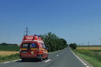 un autoturism si un scuter s au ciocnit intre corbu si sacele o femeie a fost ranita 6853e48e54387