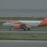 Un zbor Budapesta-Lyon a efectuat o aterizare forțată în Austria din cauza fumului din cabina piloților. 2 un avion care zbura de la budapesta la lyon a aterizat de urgenta in austria dupa ce in cabina pilotilor a aparut fum 6847c6d2b0446