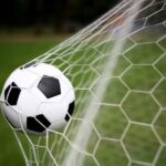 Un tânăr fotbalist de 14 ani se zbate între viață și moarte după un accident pe terenul de joc 2 un fotbalist de doar 14 ani intre viata si moarte dupa o ciocnire pe teren 683f4e1604ba0