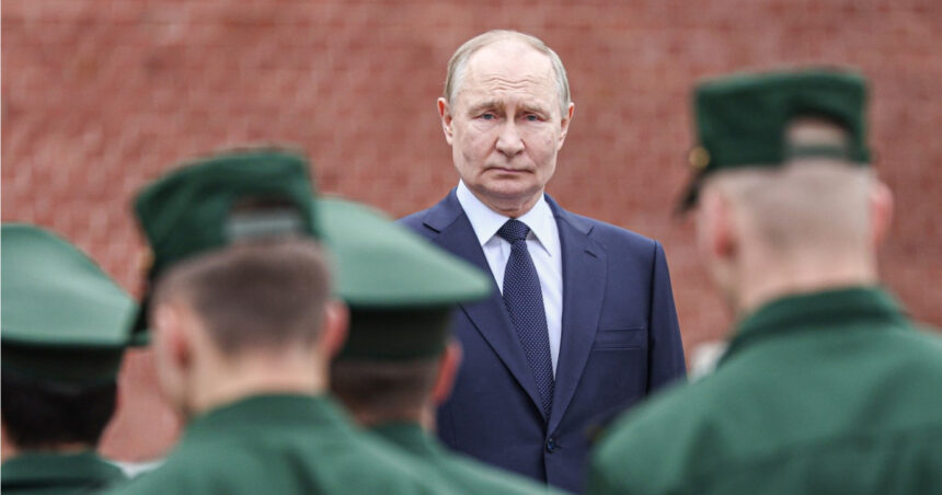 Un conflict între Rusia și NATO ar putea provoca pierderi globale de 1,5 trilioane de dolari. Pretextul pe care Putin l-ar putea folosi pentru a declanșa invazia. 1 un razboi intre rusia si nato ar costa lumea 15 trilioane de dolari incidentul de care putin s ar putea folosi ca sa lanseze invazia 685cc8478c27a