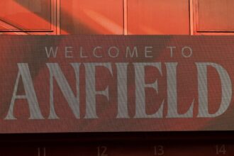 ungurii anunta transferul fotbalistului la liverpool ce surpriza semneaza marti contractul 6859704e4c94f
