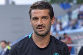 ungurii il urecheaza pe cristi chivu face mereu greseala asta 6857ae6b71074