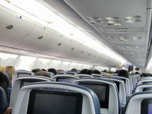Uniunea Europeană a ajuns la un consens privind protecția drepturilor pasagerilor și reglementarea companiilor aeriene 1 uniunea europeana a convenit asupra unui acord privind drepturi pentru pasageri si constrangeri pentru companiile aeriene 684279c1d95c3