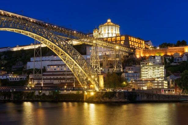 urban ro reactie la fenomenul botellon un oras european preferat pentru city break uri interzice vanzarea alcoolului noaptea in spatiile publice 685e4d12059a4