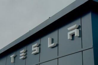 vanzarile tesla au scazut pentru a cincea luna consecutiv in europa 685cd7ba55d25