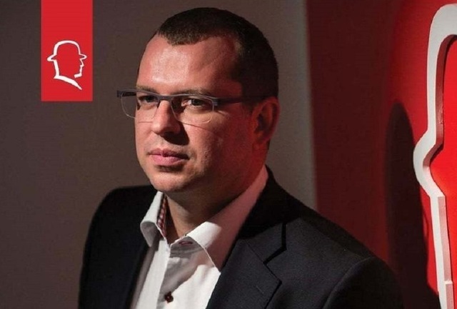Victor Șraer și Otto Broker: Previziuni pentru viitorul brokerajului din România – sub 100 de brokeri autorizați, dar cu o creștere semnificativă a forței de muncă în domeniu! 1 victor sraer otto broker cred ca peste 10 ani vom mai avea sub 100 de brokeri autorizati in romania pe de alta parte ma astept sa vad cel putin 10 20 mai multi oameni in industria de brokeraj 684b4799da563