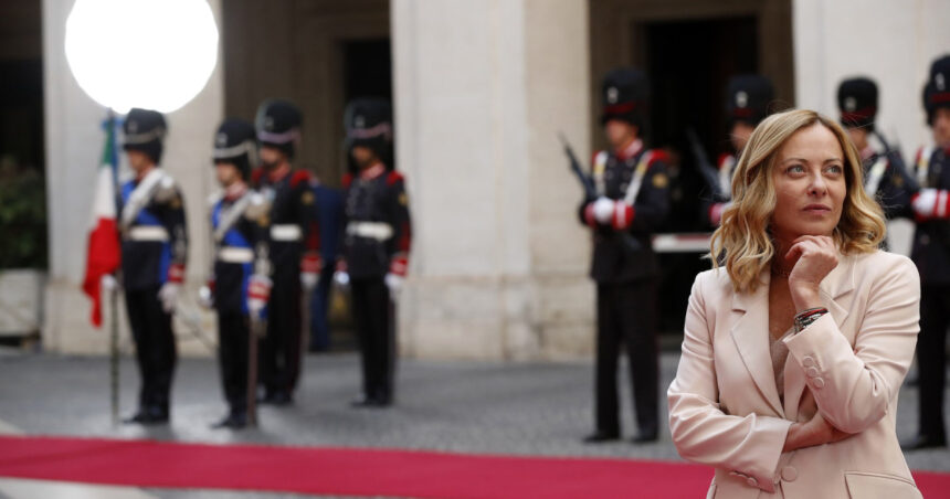 Giorgia Meloni triumfă: Opoziția înfruntă un eșec la referendumurile privind cetățenia și angajarea din cauza participării reduse la urne. 1 victorie pentru giorgia meloni referendumurile opozitiei pe tema cetateniei si fortei de munca invalidate de prezenta scazuta la vot 6847157a0b5ee