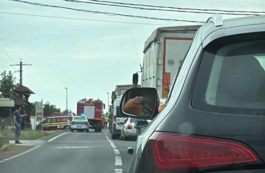 Accident rutier de proporții în Tulcea, pe DN 22, lângă Baia: Traficul continuă să fie afectat și după ora preconizată de normalizare 1 video accident grav in judetul tulcea pe dn 22 in zona localitatii baia traficul ramane perturbat si dupa ora estimata pentru reluare 6855755dd2d7c