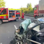 Tragedie rutieră pe DN7, în Vâlcea: Impact devastator între un TIR și o mașină, cu un mort și un rănit! 3 video accident grav intre un tir si o masina pe dn7 in valcea o persoana a murit si o alta a fost ranita 6862318522e13