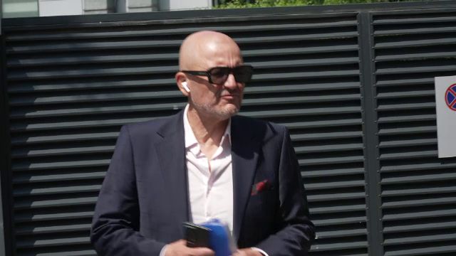 Adrian Mititelu își exprimă indignarea față de criticii selecționerului: "Este o rușine națională ceea ce suporta Lucescu!" 1 video adrian mititelu ii ataca frontal pe contestatarii selectionerului e o rusine nationala ce i se intampla lui lucescu 6846ca1444357