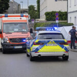 Îngrijorare în Germania: un bărbat a provocat haos intrând cu mașina în mulțimea de oameni, printre care se aflau soția și copilul său. 2 video alerta intr un oras din germania un barbat a intrat cu masina intr un grup de oameni in multime s ar fi aflat sotia si copilul lui 6844991f10c87