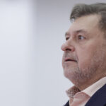 Alexandru Rafila își prezintă bilanțul de 1.300 de zile la conducerea Ministerului Sănătății. Ce detalii importante nu sunt incluse în raportul oficial? 3 video alexandru rafila si a tiparit bilantul de 1 300 de zile in fruntea ministerului sanatatii ce lipseste din prezentarea oficiala 68516939bb71f