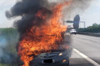 video arde un autoturism pe autostrada a2 la km 23 pe sensul de mers spre constanta intervin pompierii 684ed6d5142fe
