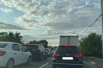 video atentie soferi trafic de cosmar intre eforie si agigea pe dn 39 cozile de masini se intind pe mai multi kolimetri 6856ea34c3037