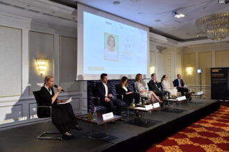 video conferinta profit ro piata imobiliara gabriel voicu svn romania presiune pe preturile la apartamente 20 in 2025 numarul de salarii medii pentru un apartament cu doua camere a scazu 68401619eaec2
