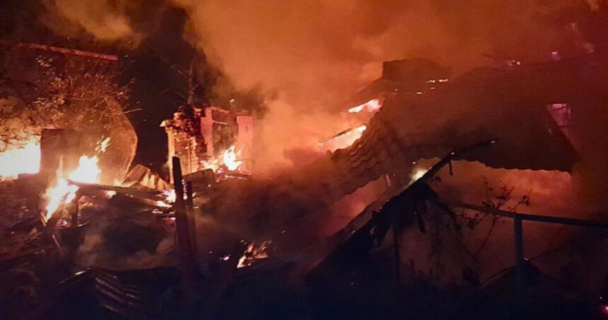 Atacurile rusești din Kiev: 10 vieți curmate și zeci de răniți, clădiri devastate în Odesa. 1 video creste bilantul victimelor atacurilor rusesti din kiev 10 morti zeci de raniti cladiri distruse de drone in odesa 68599bfc48431