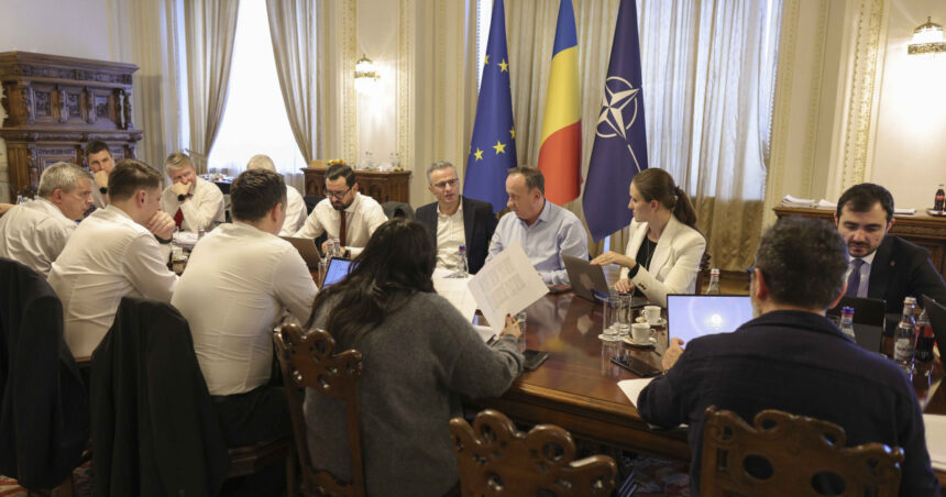 În spatele ușilor închise de la Cotroceni: PSD aspiră la Ministerele Transporturilor, Interne și Justiție, în timp ce PNL, USR și UDMR își revendică propriile ținte - conform informațiilor obținute. 1 video culisele negocierilor de la cotroceni psd vrea transporturi interne si justitie ministerele dorite de pnl usr si udmr surse 6842a99a6586d