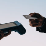 Economiștii resping ideea impozitului pe tranzacții bancare: „O astfel de măsură va duce la fuga capitalului sau la faliment!” 3 video economistii critica propunerea taxei pe tranzactii bancare daca vrem sa fuga toti banii din tara sau faliment e o masura buna 68444f550b878
