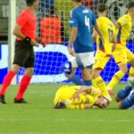 Impact devastator pe teren: România se înfruntă cu Italia, cu Louis Munteanu în centrul atenției! 2 video exclusiv ciocnire violenta in romania italia cu louis munteanu in prim plan 6849dd9354199