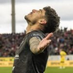 Florinel Coman strălucește ca un adevărat "rege" pe ringul de dans la nunta lui Olaru! Atacantul de la FCSB a adus spectacolul, chiar și cu o accidentare! 3 video exclusiv florinel coman rege pe ringul de dans la nunta lui olaru atacantul fcsb a facut show desi e accidentat 683cb5ad5bf88