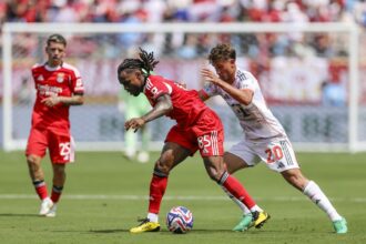 video exclusiv si nemtii pierd cateodata benfica a dat lovitura cu bayern la care a debutat un fotbalist de origine romana 685bbb74b82ee