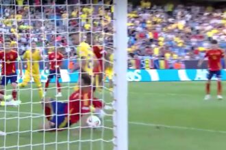 video exclusiv tricolorii mici au cerut penalty perianu a ratat doua ocazii imense si mingea a fost atinsa cu mana 684db976a37fb