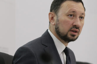 video fechet spune ca trebuie regandit modul gestionarii apelor pluviale daca mai ploua o ora probabil ca intreg bucurestiul era sub ape 684901a96531a