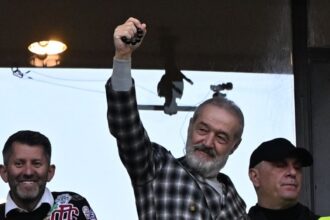 video gigi becali il ironizeaza pe florin talpan maine ma duc la londra si cer retrogradarea lui manchester united 685411b0978da
