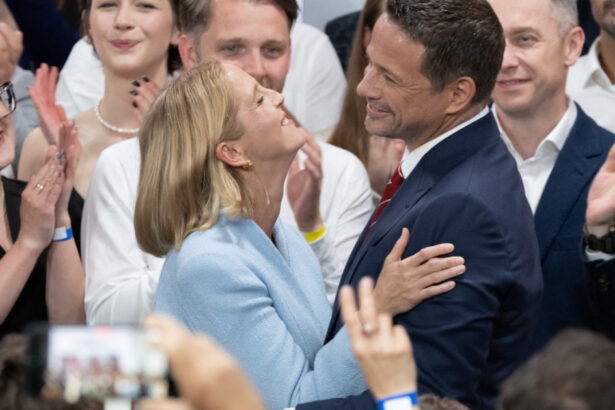 video gosia gosia momentul in care primarul varsoviei isi proclama prematur victoria si i o dedica primei doamne 683d7c07d4262