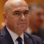 „Ilie Bolojan – un maestru al strategiei. Descoperă politicianul care îl aseamănă pe premier cu un veritabil asasin” 2 video ilie bolojan e un killer cine e politicianul care il compara pe premier cu un asasin 685be604c8e3c